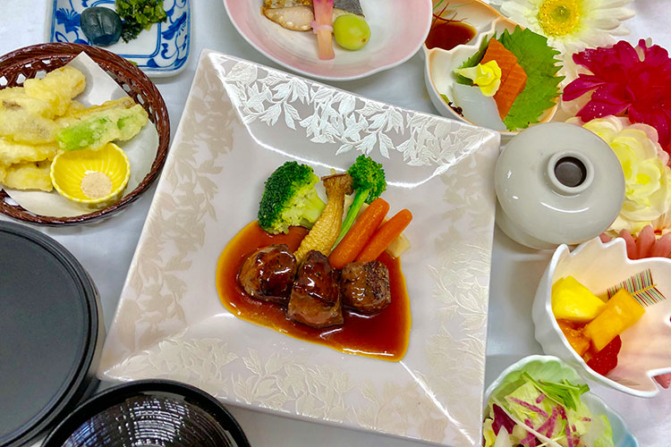 津山鶴山ホテル